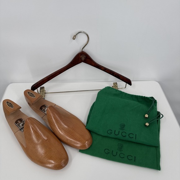 Gucci Mens‎ Size 44M Wood Shoe Stretchers, 2 Shoe Bags & 1 Wooden Suite Hanger - Picture 1 of 14